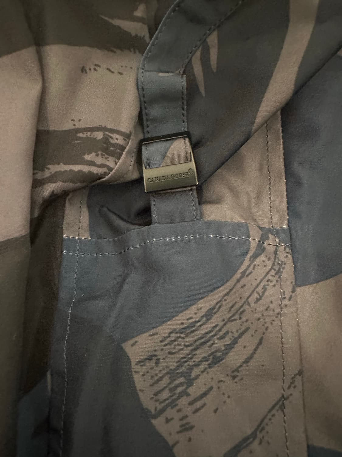 캐나다구스 윈덤파카 블랙라벨 카모 L 상품이미지7