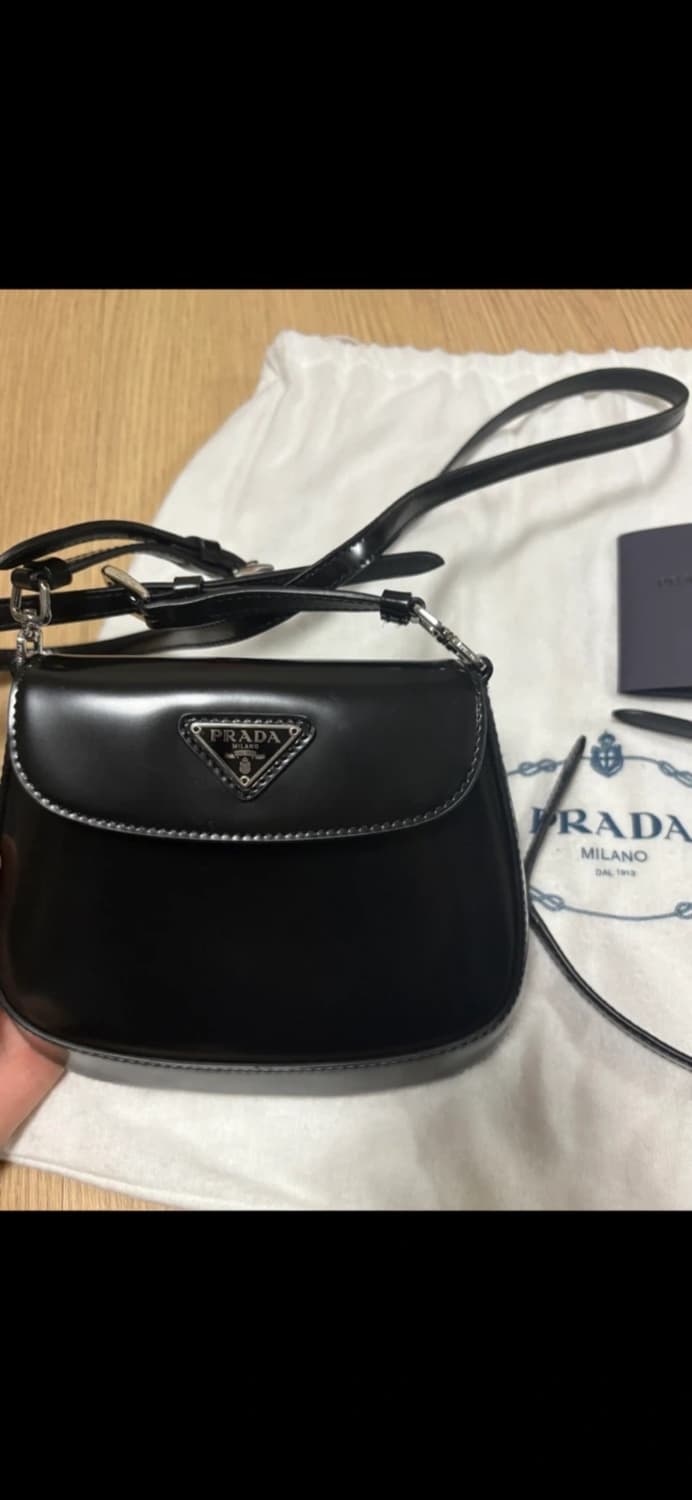 프라다 플랩 클레오 브러쉬드 레더 미니백 상품이미지1