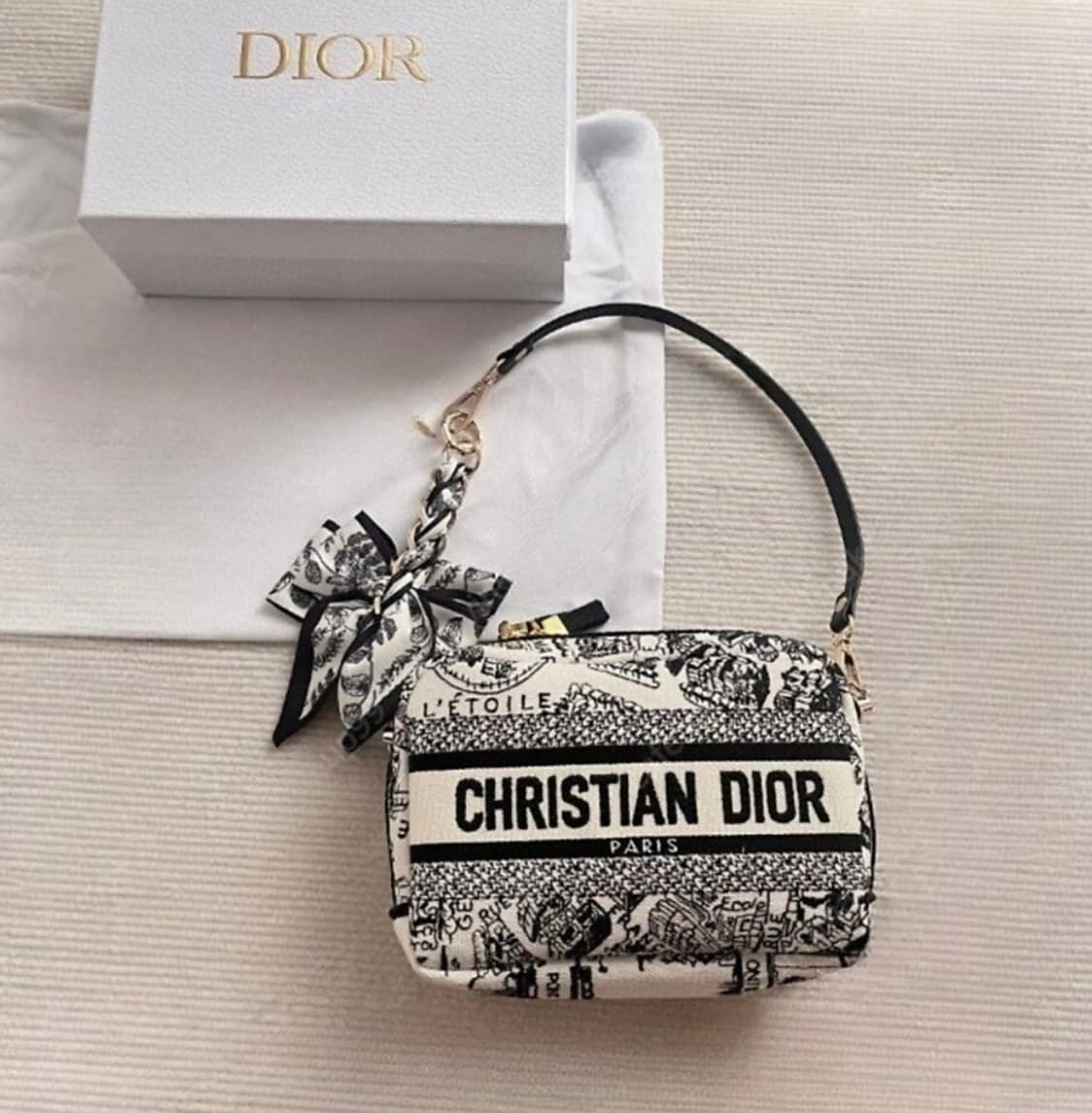 디올 뷰티 플랑드파리 자수 패브릭 파우치백 상품이미지1