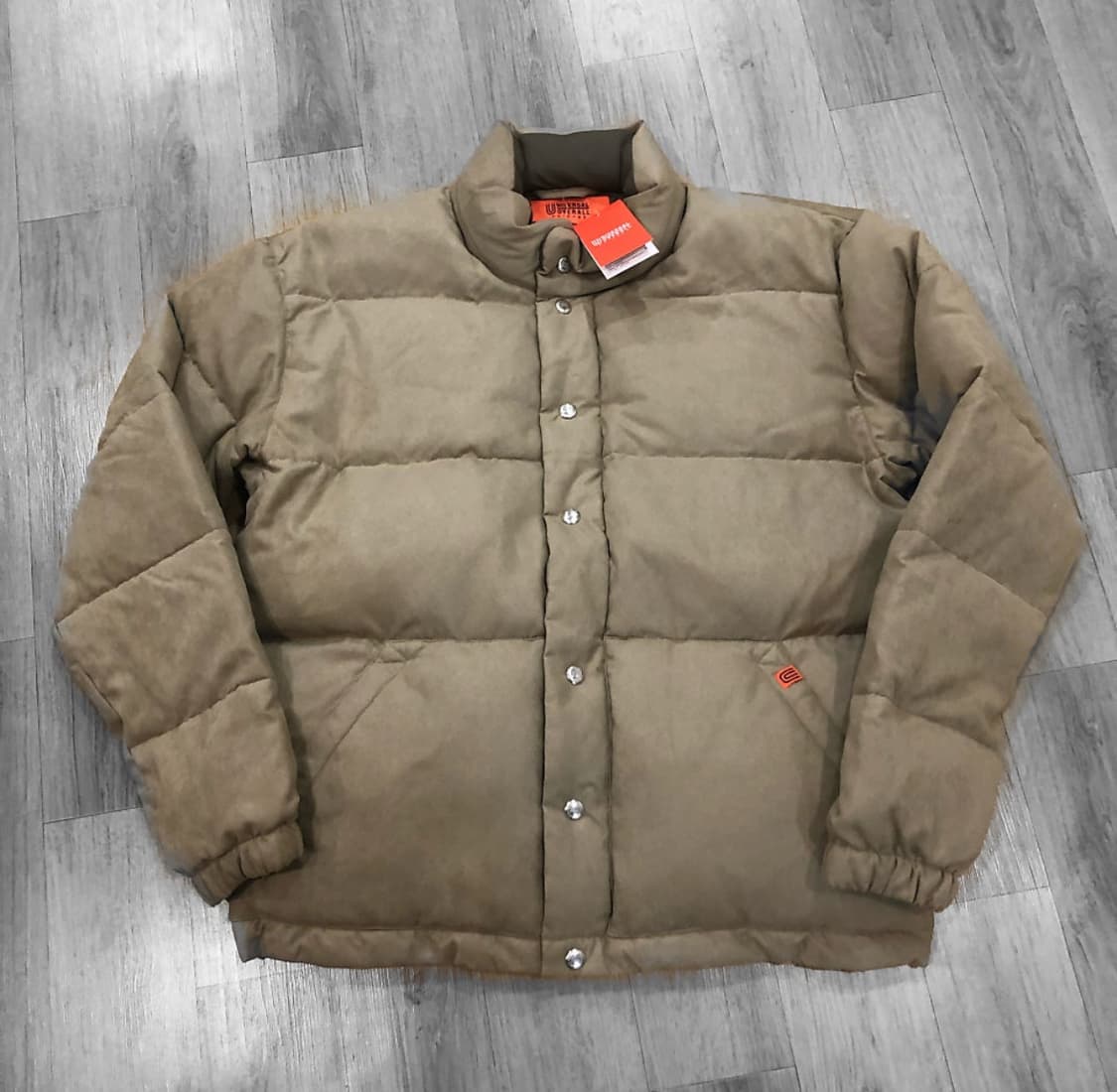 유니버셜 오버롤 스웨이드 숏 다운 자켓 베이지 상품이미지1