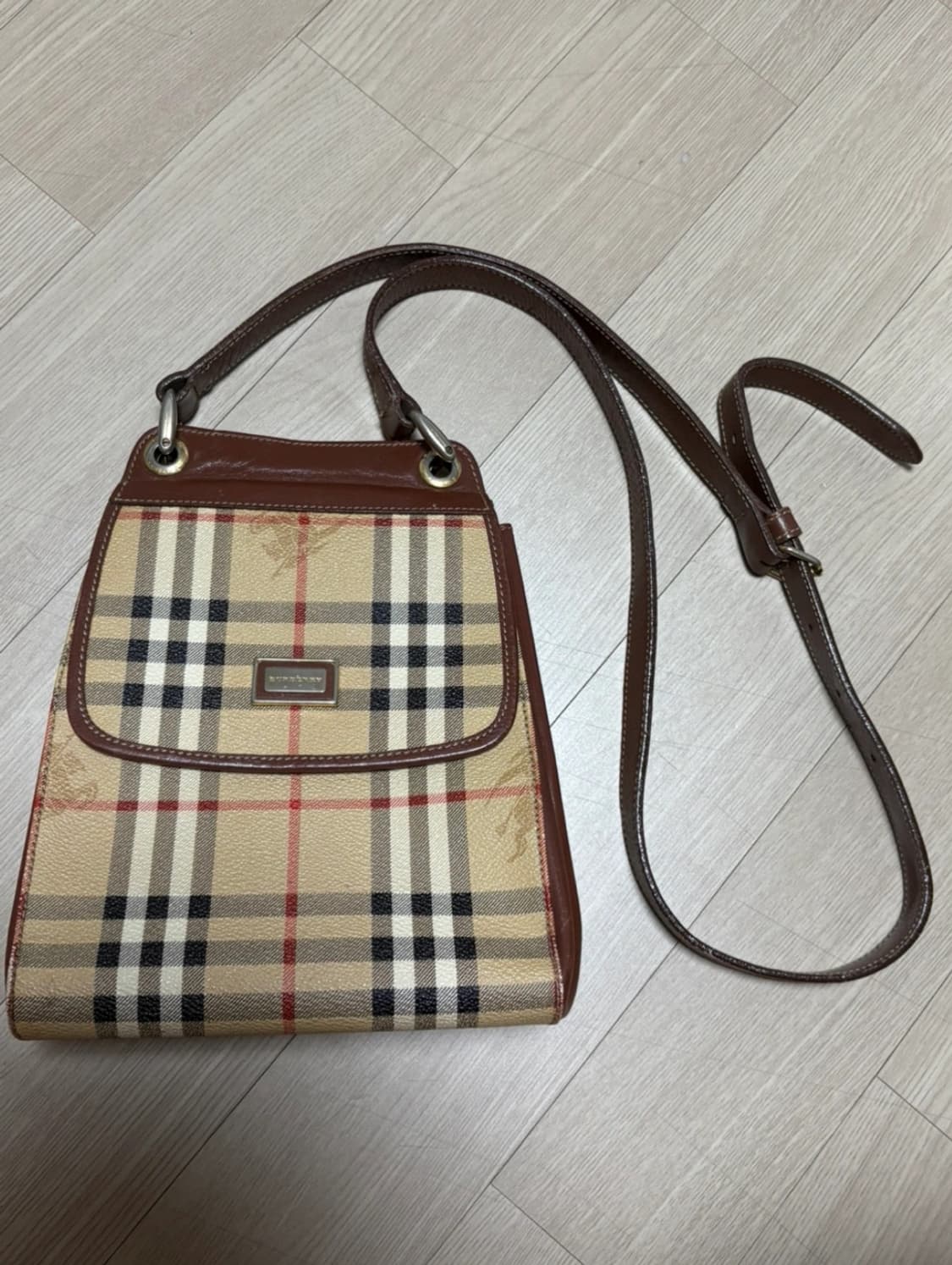 버버리 체크 빈티지 크로스백 상품이미지10