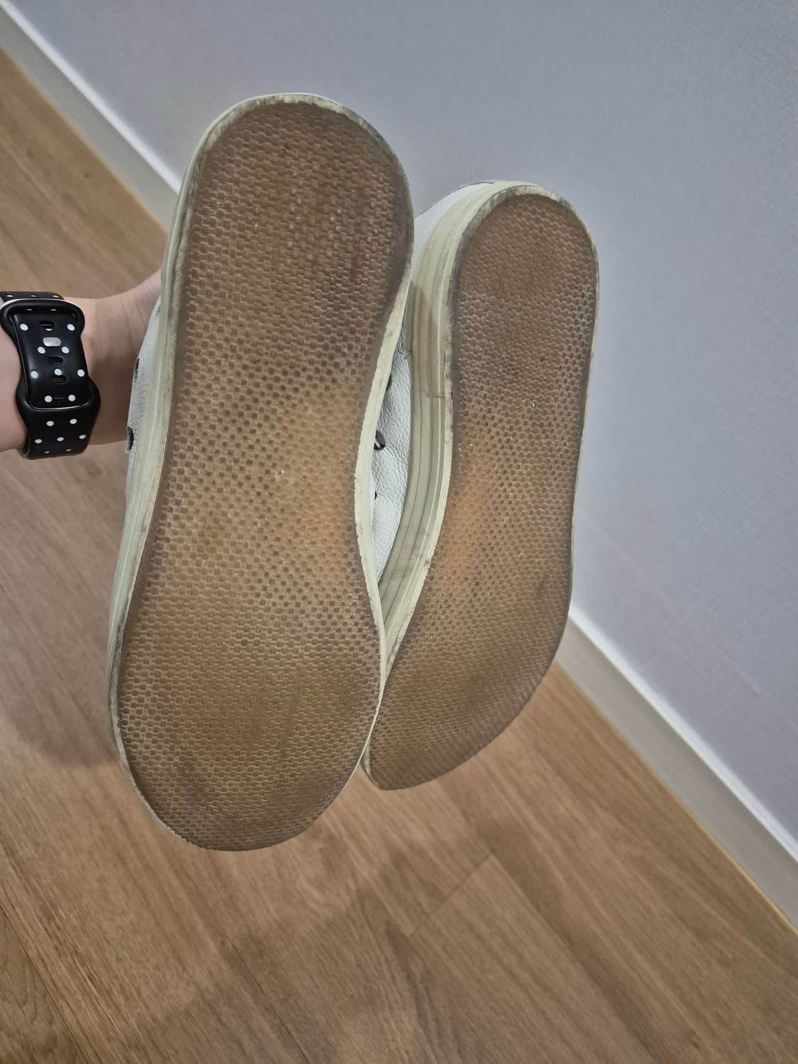 화이트 펀칭 스니커즈  240 상품이미지7