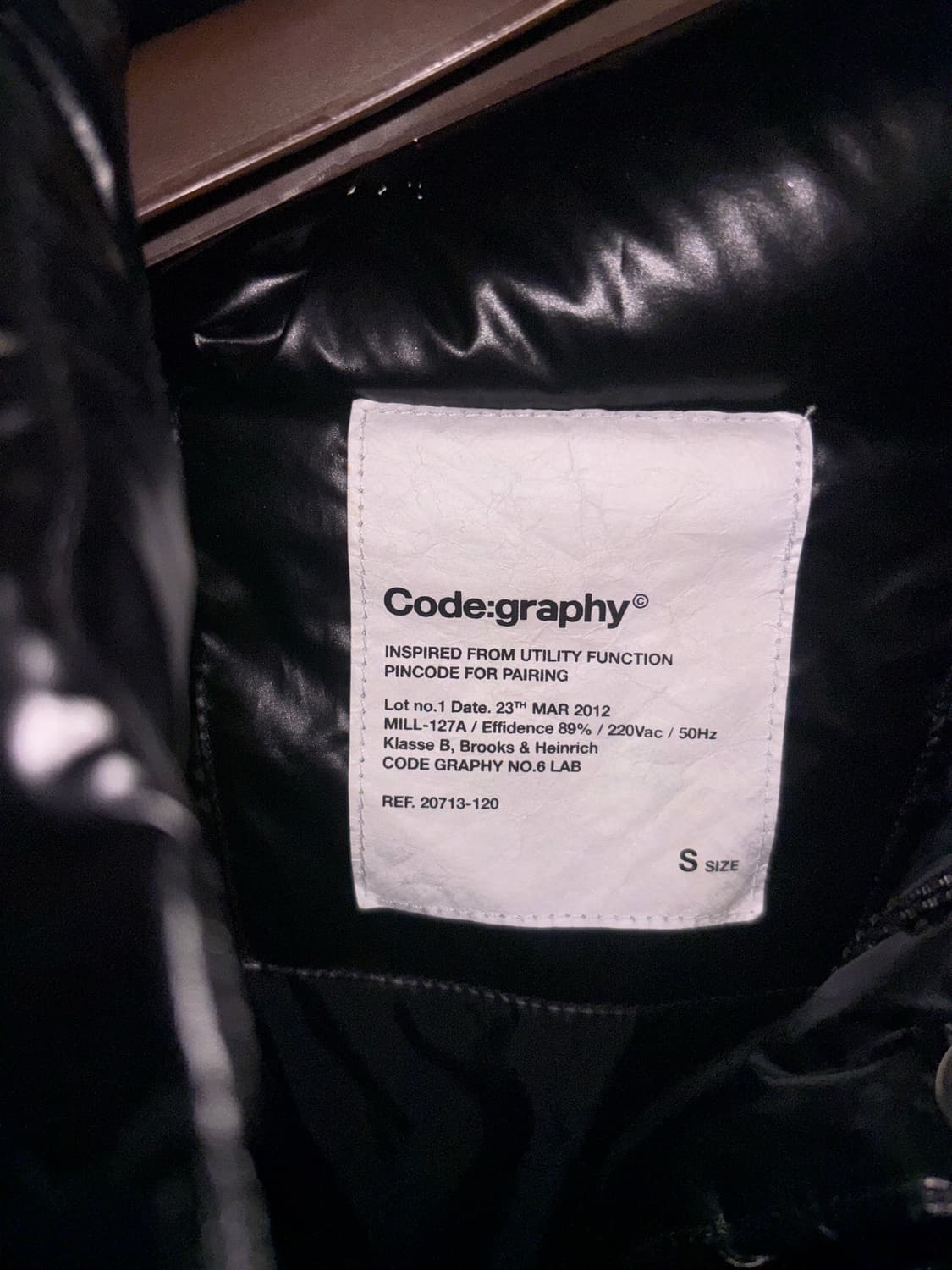 코드그라피 유광 숏패딩 상품이미지2