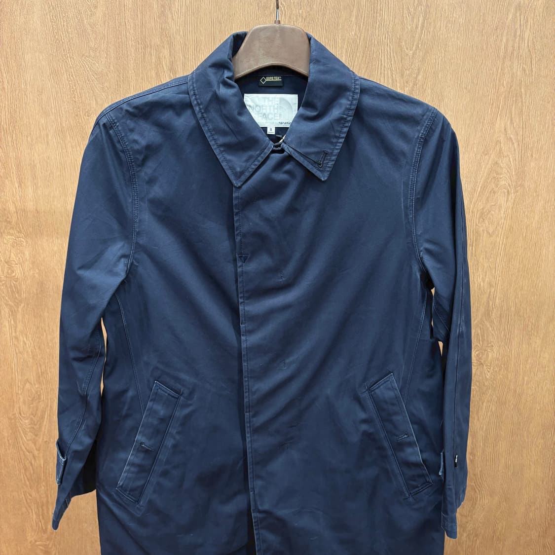 노스페이스 퍼플라벨 X 나나미카 코트 고어텍스 비대칭 절개 디테일 네이비 상품이미지4