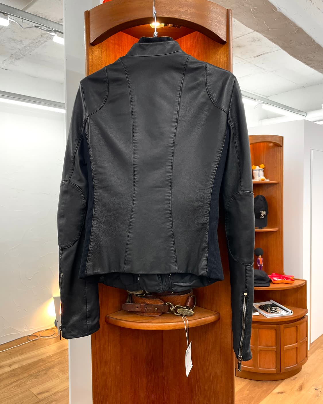 [XS] 엠포리오 아르마니 레더 자켓 상품이미지5