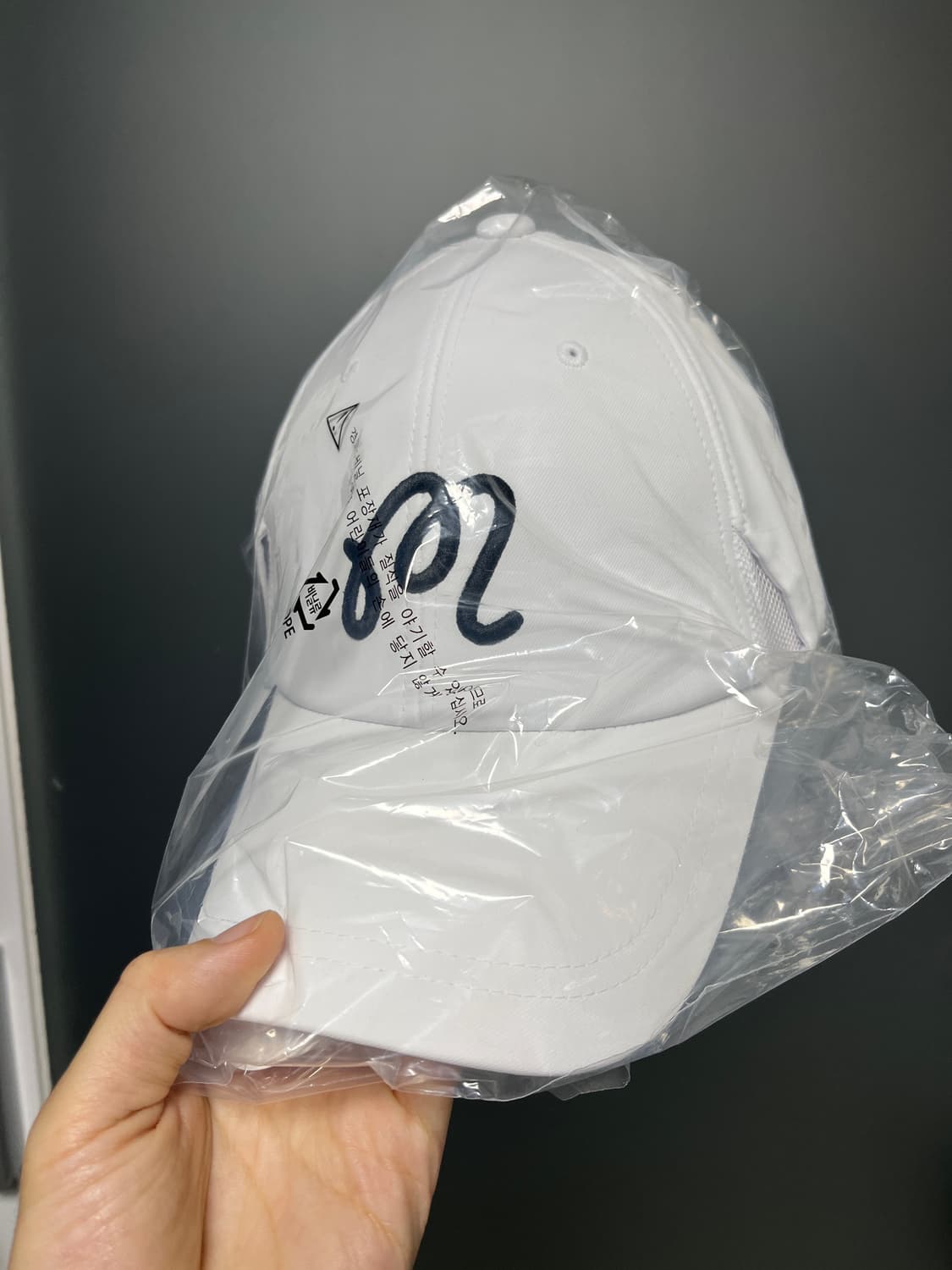 새상품) 말본 골프 선글라스 홀더 볼캡 화이트 판매. 상품이미지6