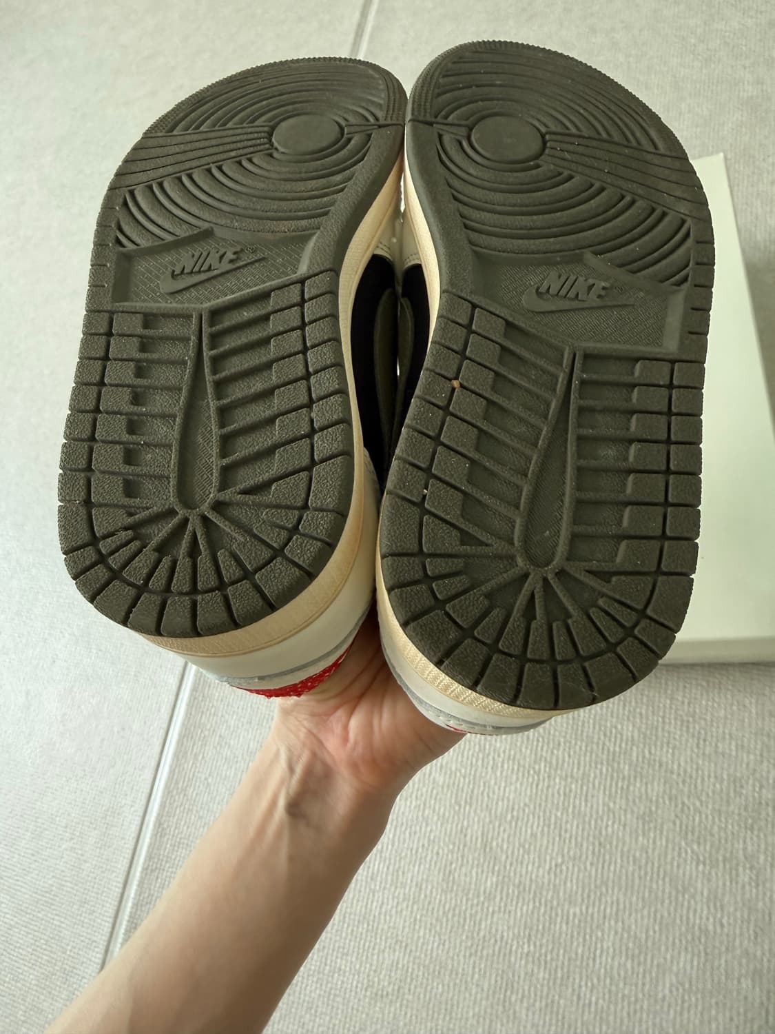 나이키 트래비스 스캇 OG 로우 올리브 상품이미지7