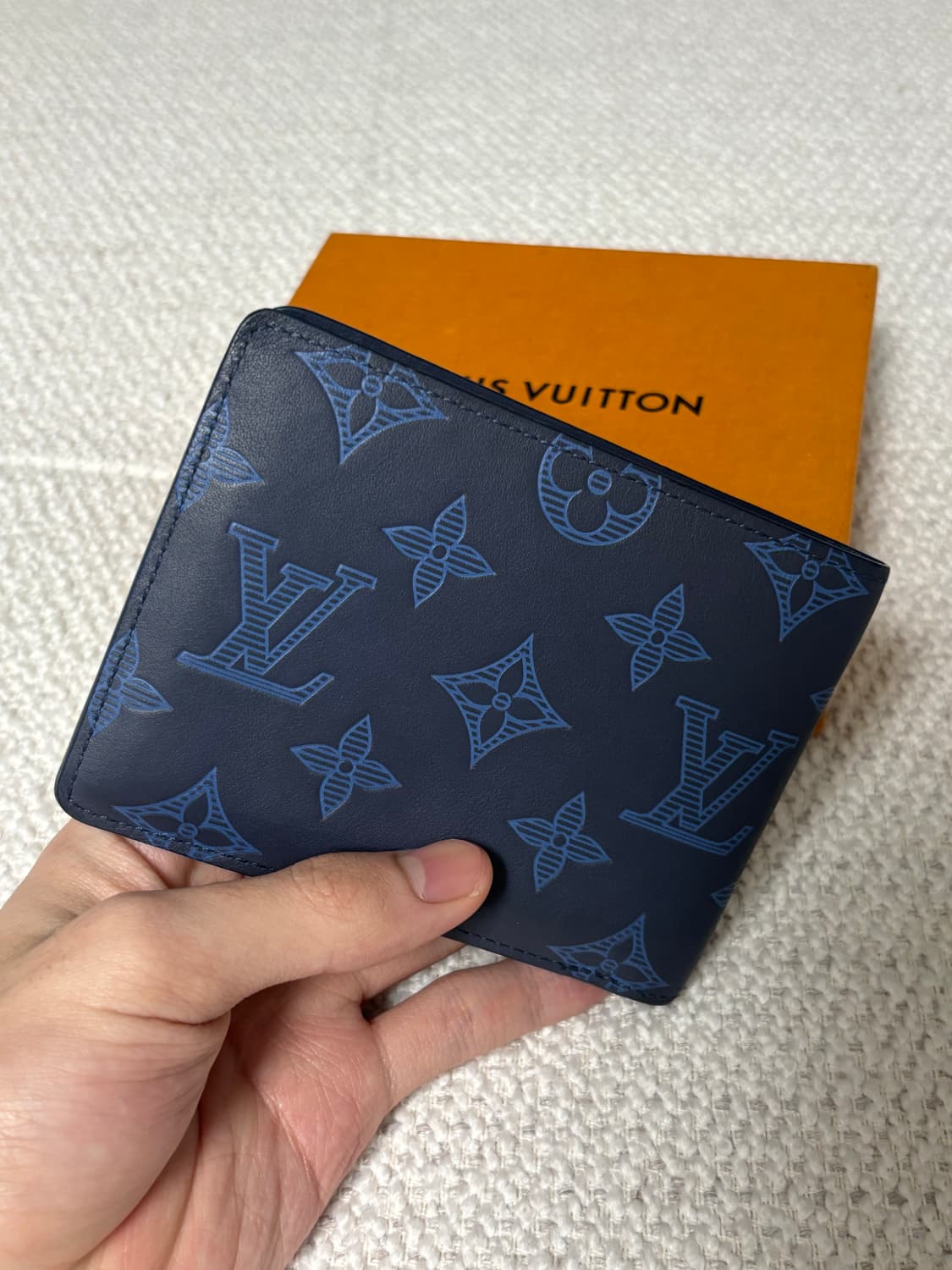 [NFC내장] 루이비통 쉐도우 모노그램 멀티플 반지갑 네이비 상품이미지3