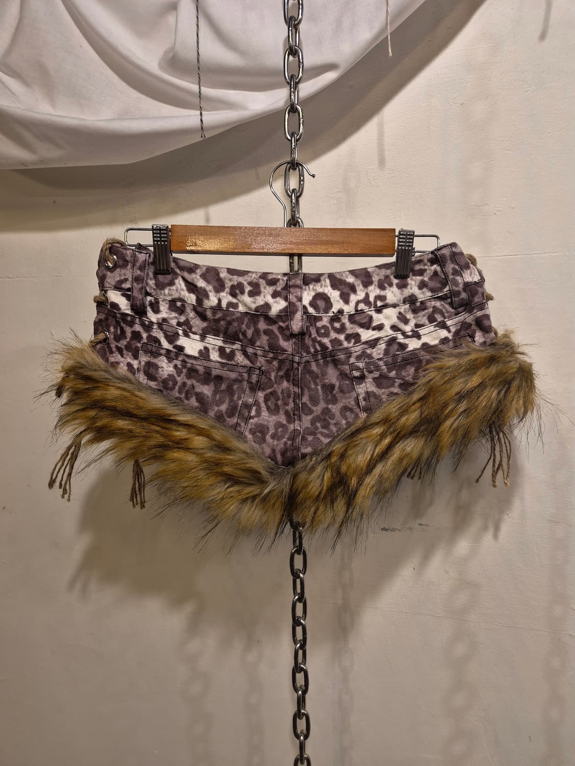 레오파드 스컬 스터드 스웨이드 아일렛 퍼 숏팬츠 갸루 y2k 상품이미지6