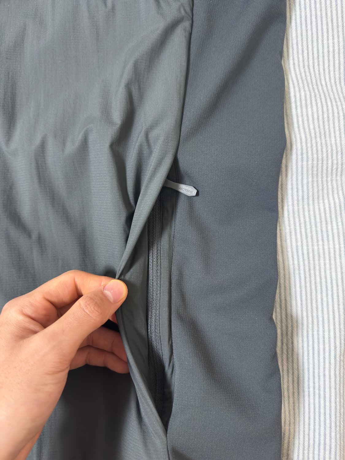 (SS급) 아크테릭스 아톰 LT 후디 글리치 M 상품이미지8