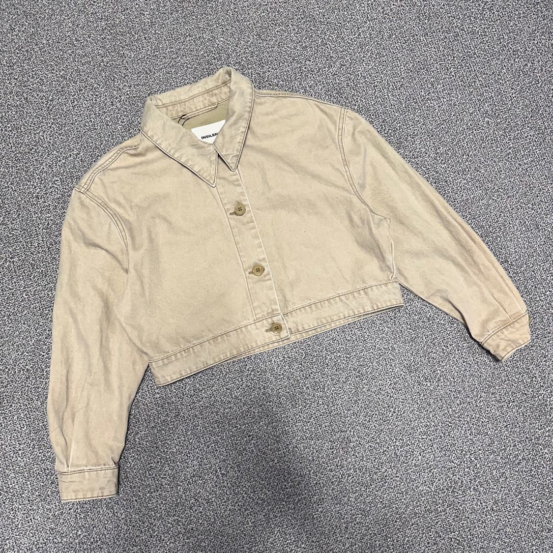 인사일런스 크롭 자캣 상품이미지1