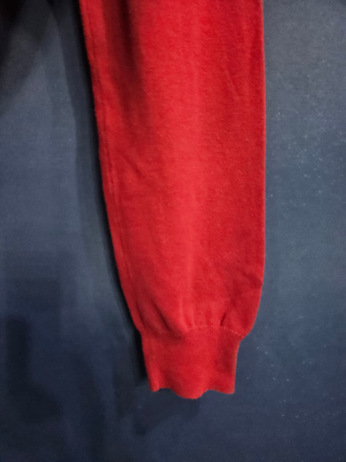 벤 셔먼 다크레드컬러 남성 100 브이넥 니트  상품이미지5