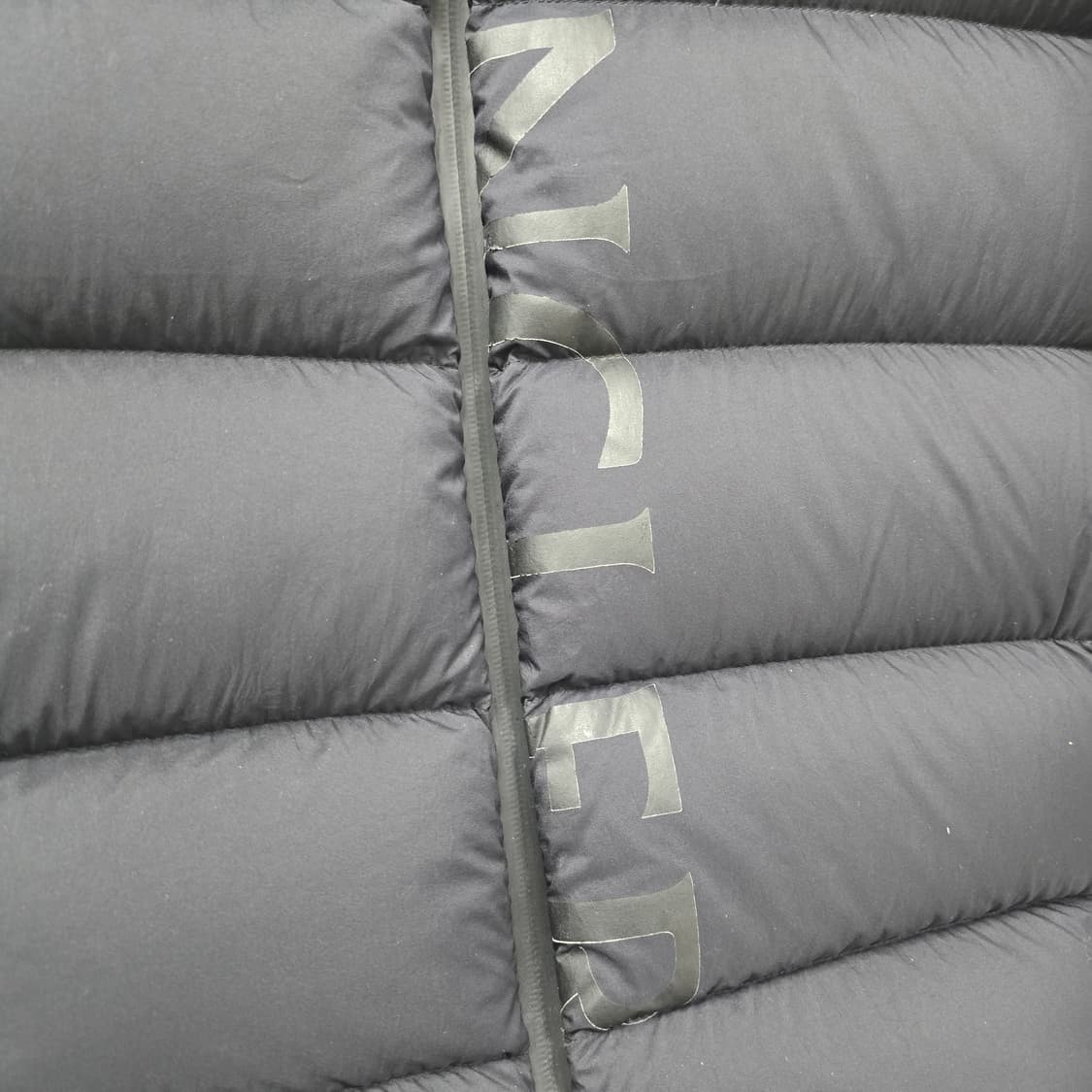 22fw 몽클레어 디엥 패딩 4사이즈 105 판매 상품이미지3