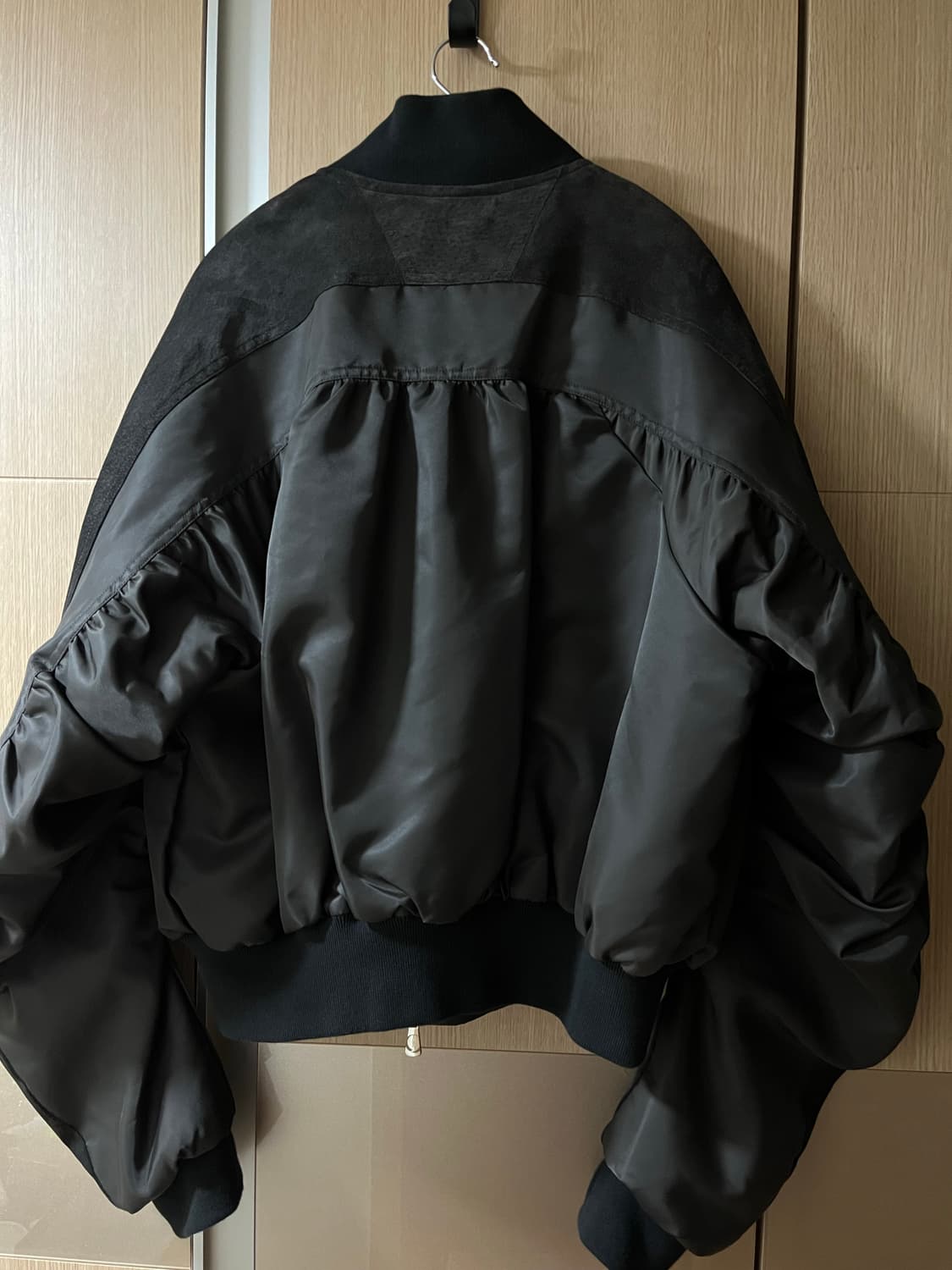 커마웨어 CMMAWEAR C 라운드 봄버 브라운 M 팝니다 상품이미지8