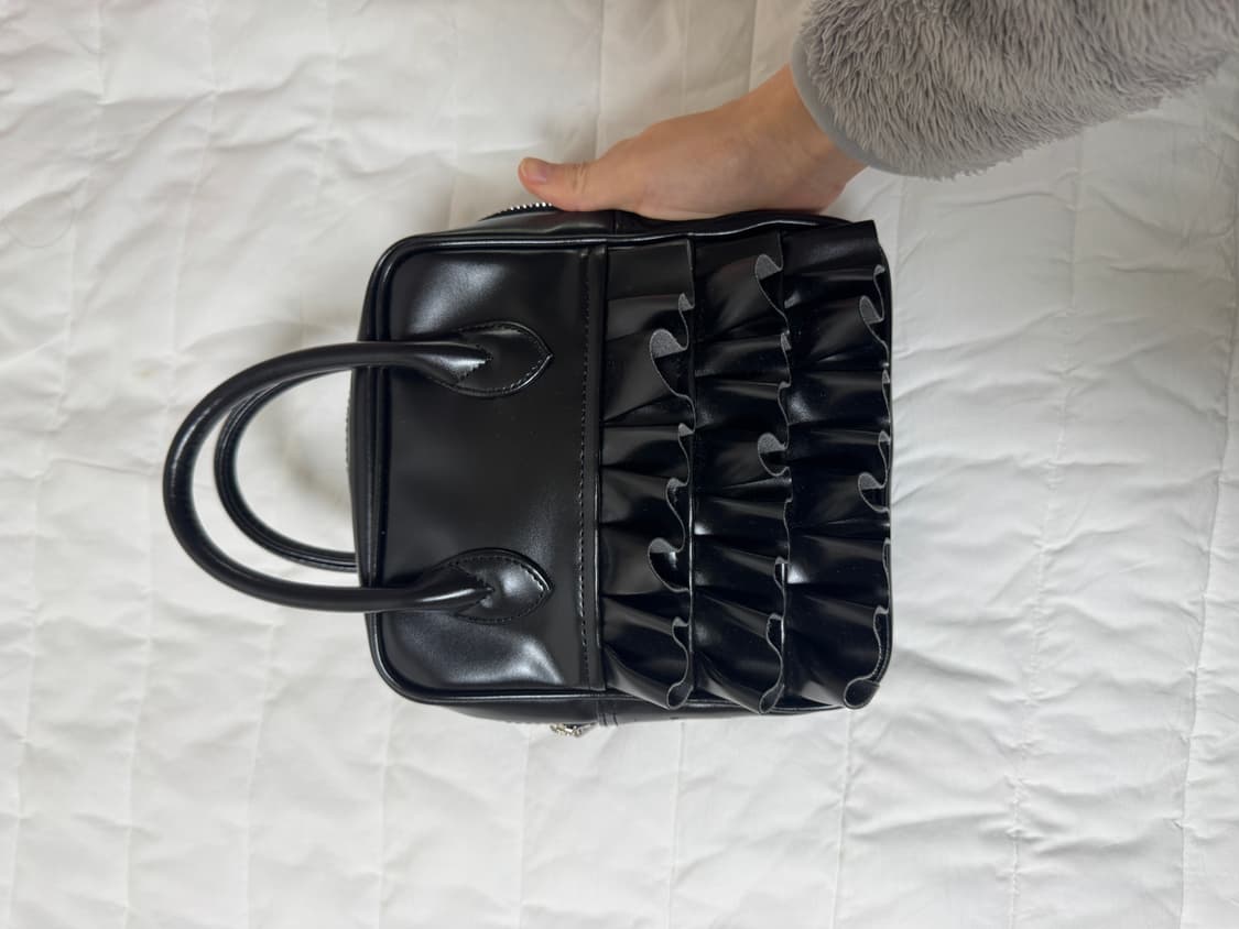 꼼데가르송 프릴백 상품이미지2