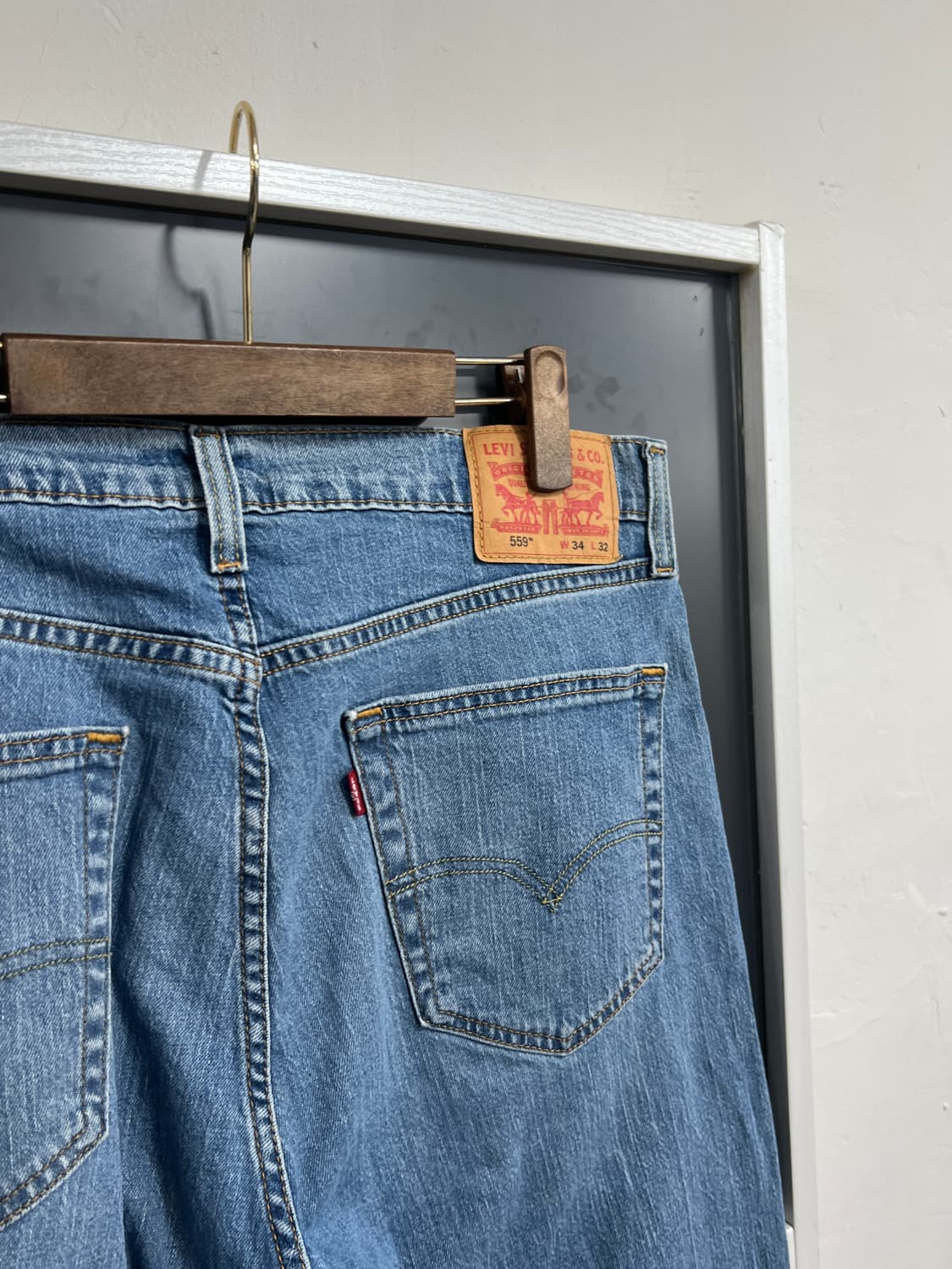 Levis 리바이스 559 릴렉스드 스트레이트핏 연청 데님 팬츠 상품이미지2