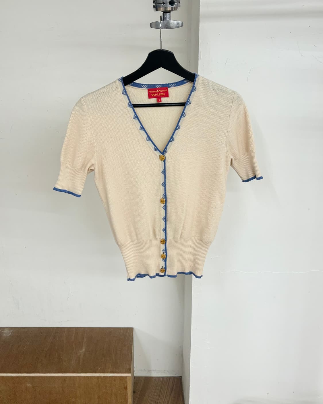 비비안 웨스트우드 레드라벨 아이보리 하프 가디건  상품이미지1