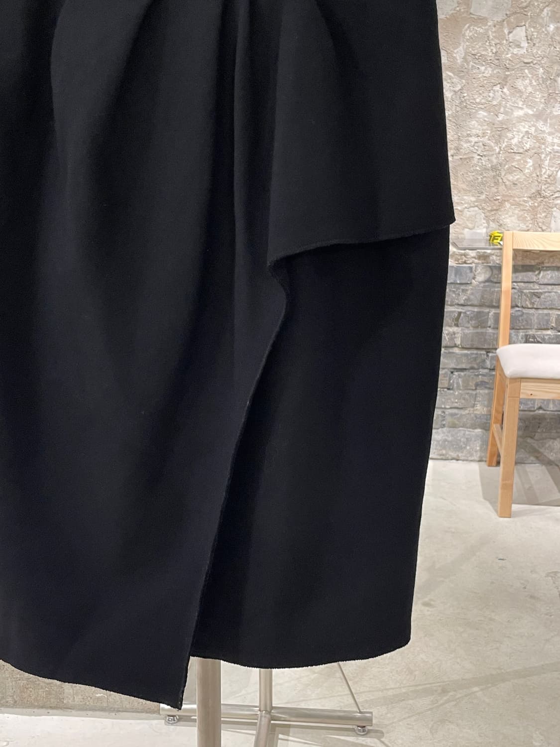 랑방 컬렉션 블랙 게더 슬리브리스 울 미디원피스 상품이미지5