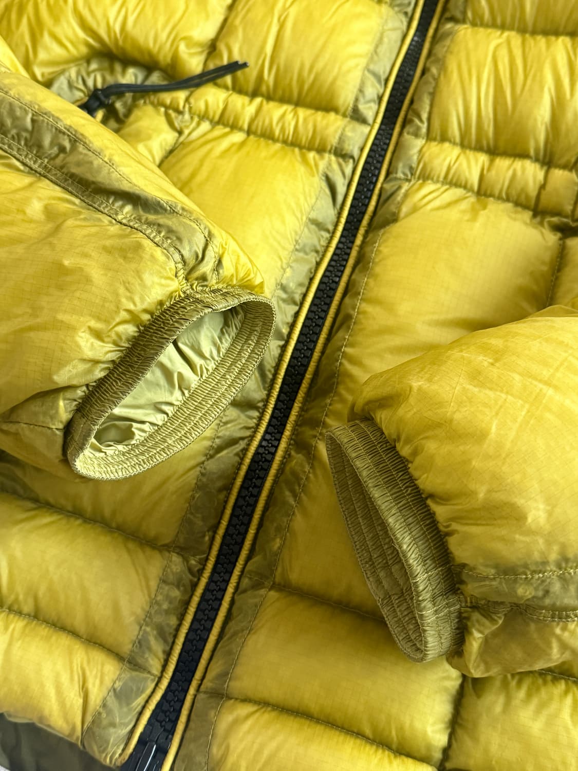 C.P. 컴퍼니 DD쉘 패딩 46사이즈 상품이미지4