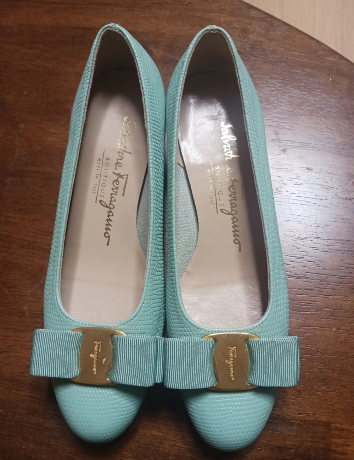 페레가모 y2k 민트 바라보우 펌프스힐 상품이미지2