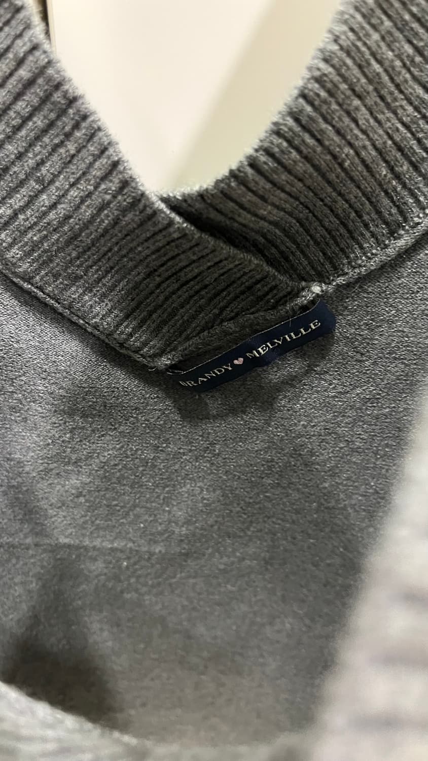 브랜디멜빌 브이넥 민소매 니트 탑 차콜 상품이미지2