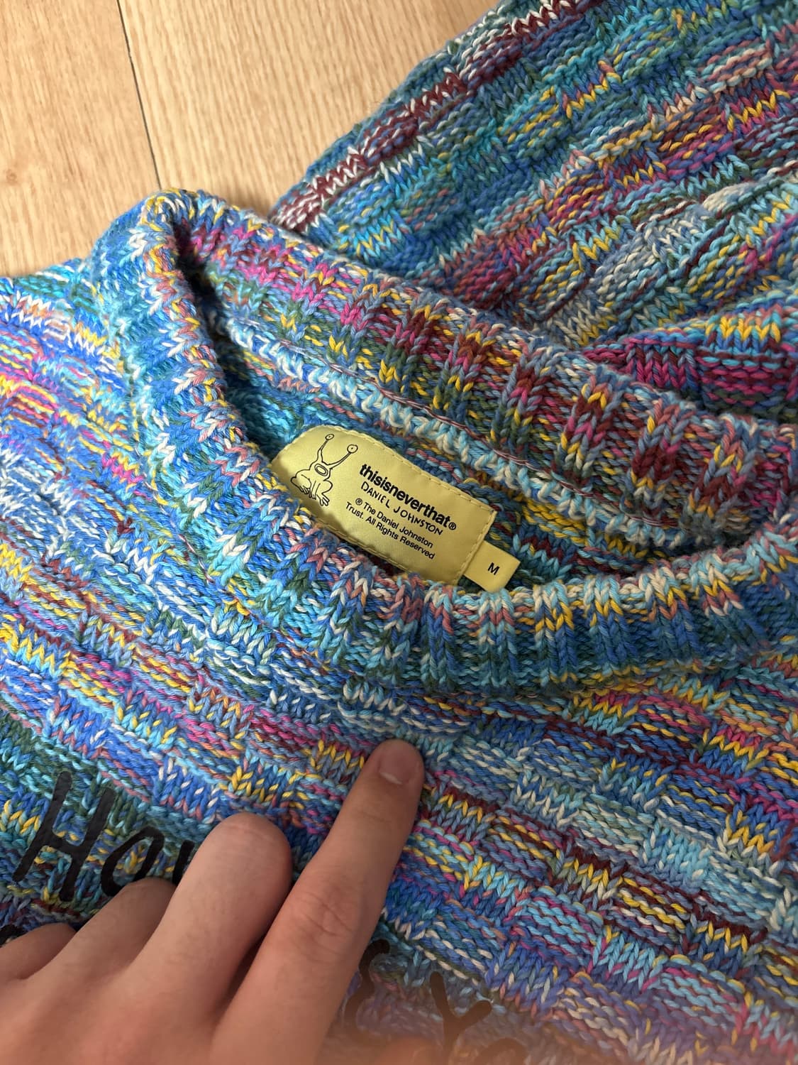 디스이스네버댓 다니엘존스톤 니트 상품이미지4