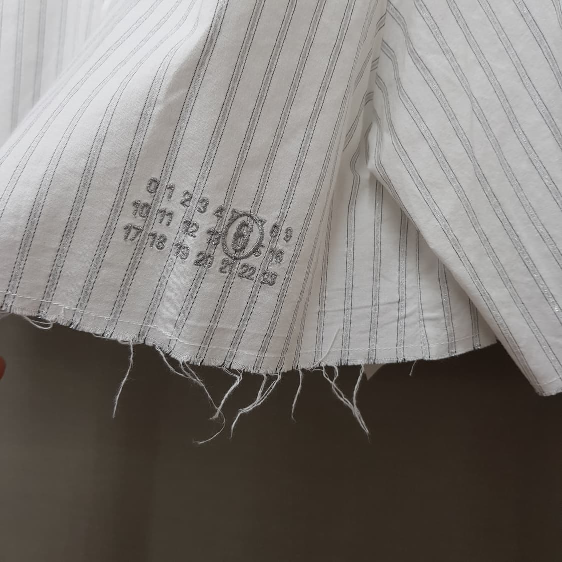 MM6 메종 마르지엘라 2023 스트라이프 크롭 셔츠 M사이즈 상품이미지5