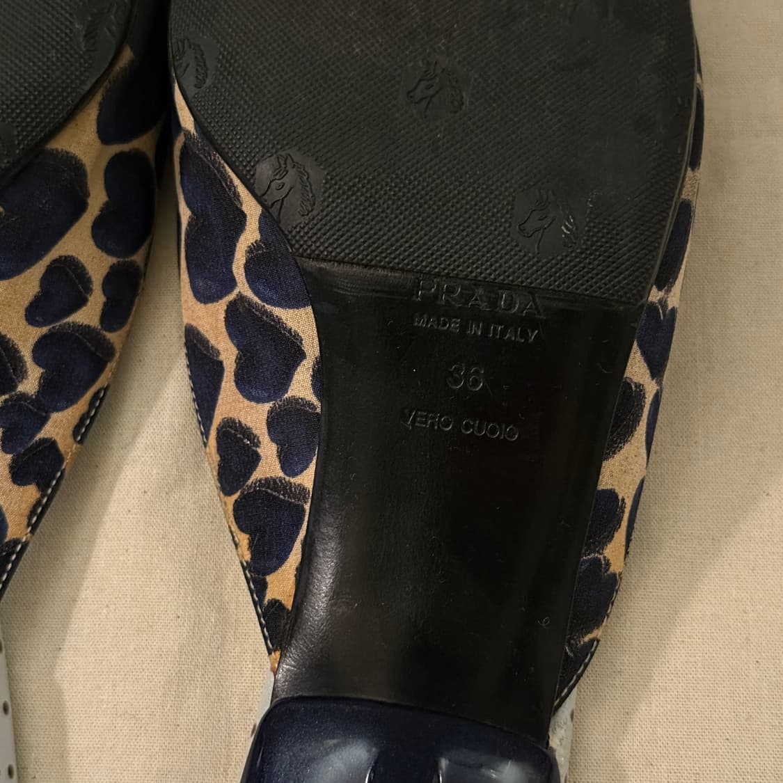 프라다 리본 키튼힐 샌들 상품이미지4