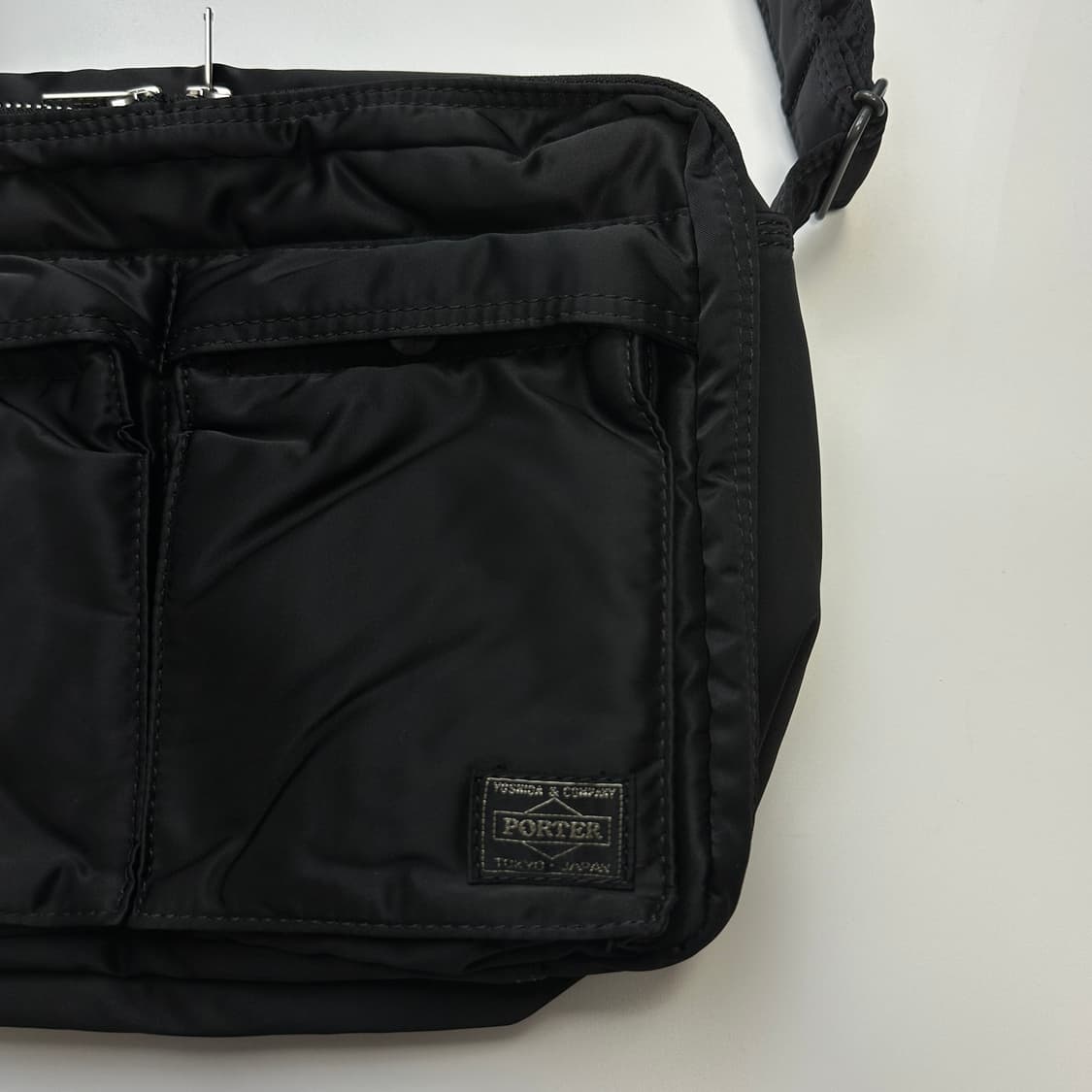 PORTER TANKER SHOULDER BAG (L) 포터 탱커 숄더백 상품이미지2