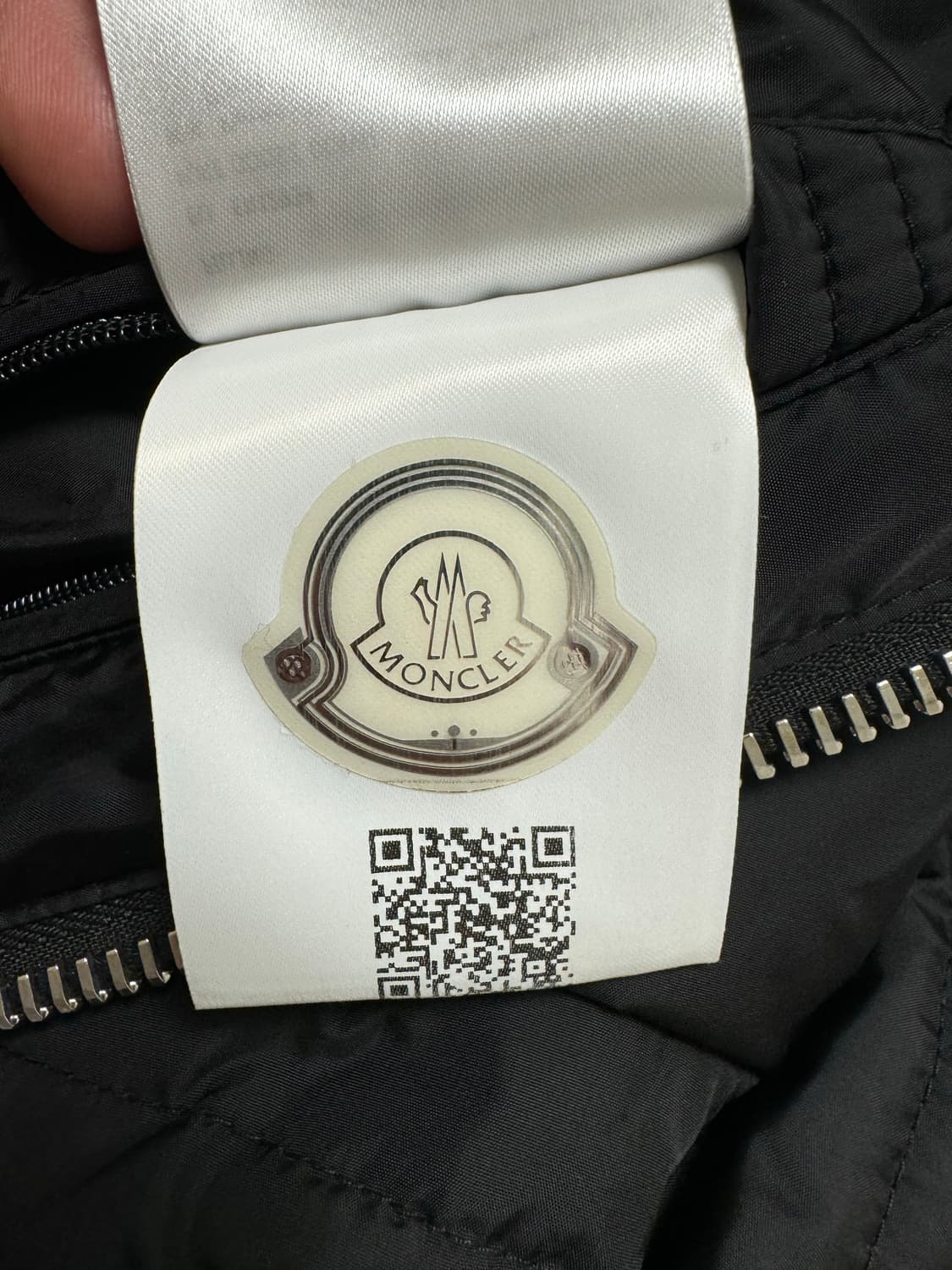 몽클레어 아미오트 숏 다운 자켓 [2] 상품이미지8