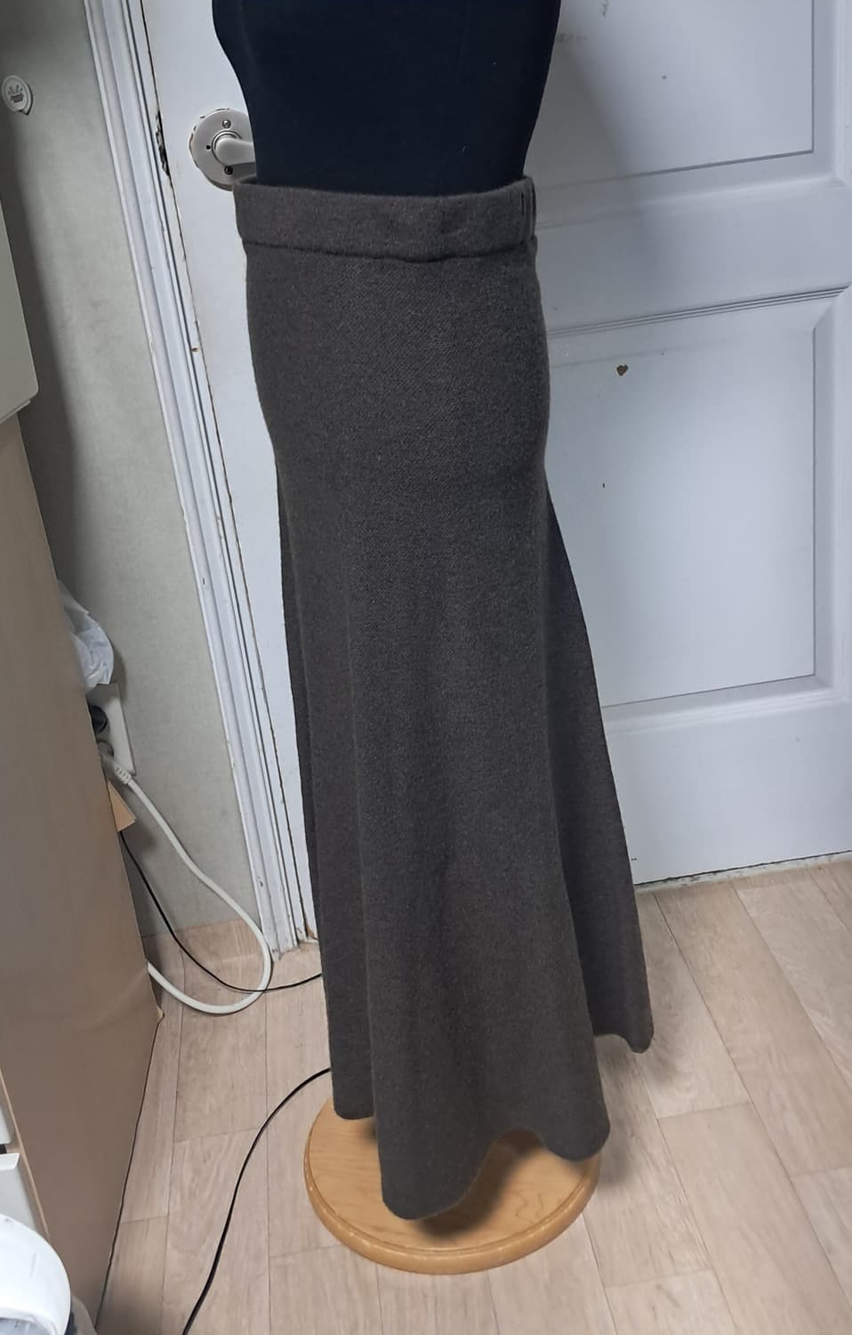 엣지 모 100% 플레어 니트 스커트 S사이즈(약44~55) 상품이미지3