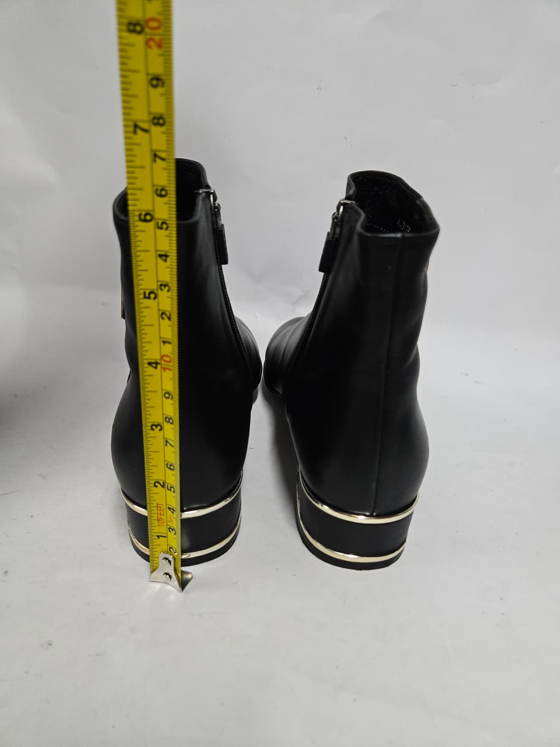 소다 블랙 가죽 앵클부츠 금장 포인트 230mm 상품이미지4