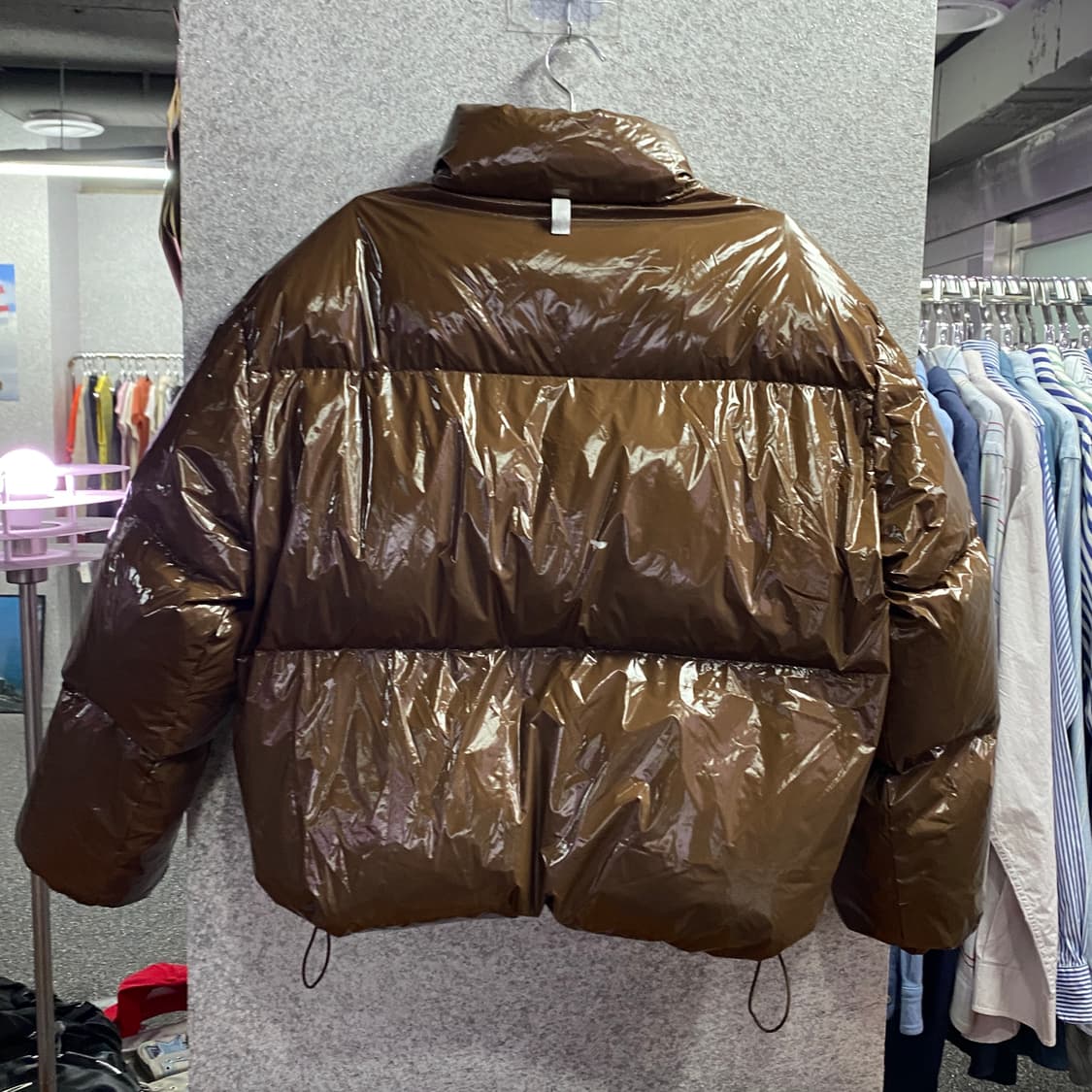 노매뉴얼 스카디 유광 덕다운 투웨이 패딩 B4063 상품이미지4