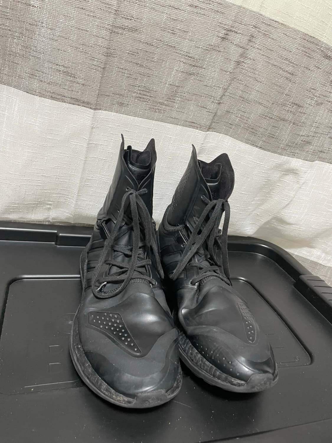 Y-3 요지야마모토 퓨어부스트 블랙 285 사이즈 상품이미지2