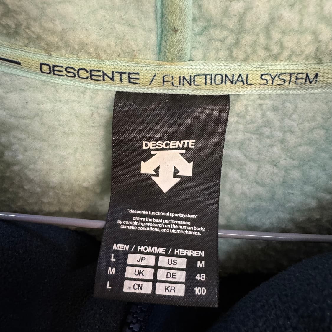 데상트 기모안감 스웻 후드집업 상품이미지6