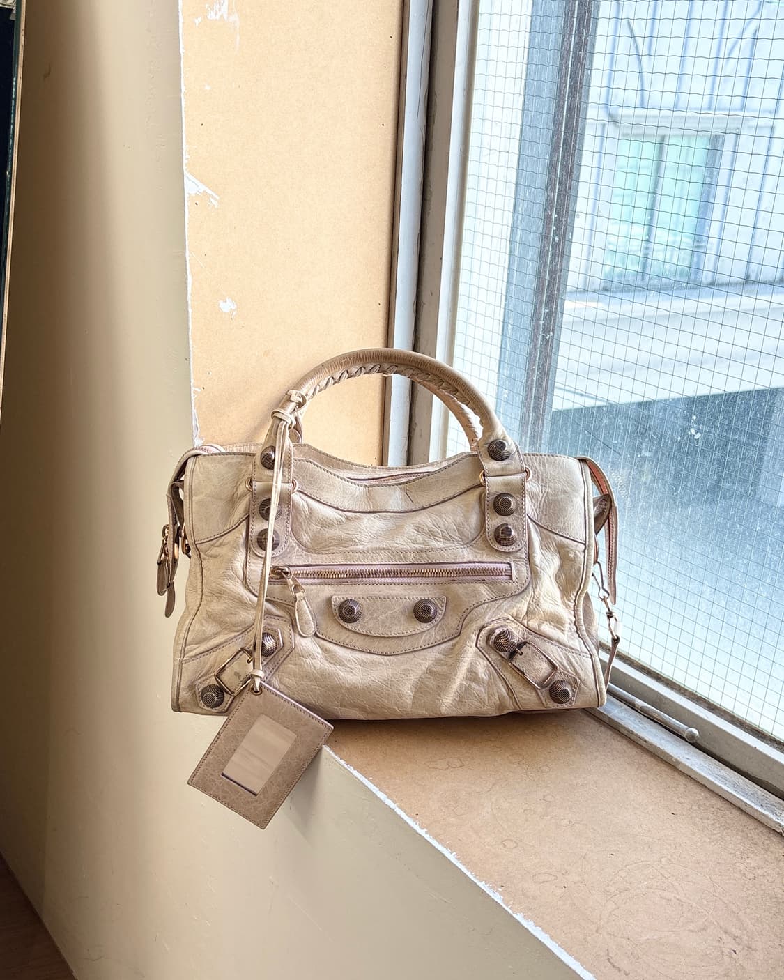 발렌시아가 베이지 시티 모터백 상품이미지2