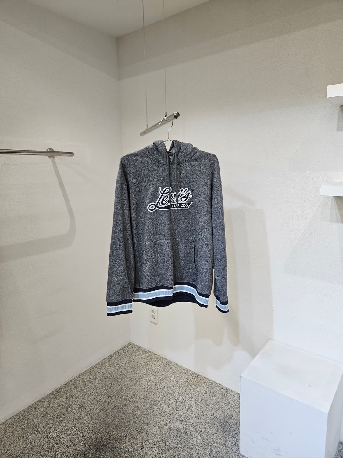 리바이스 로고자수 후드티 상품이미지1