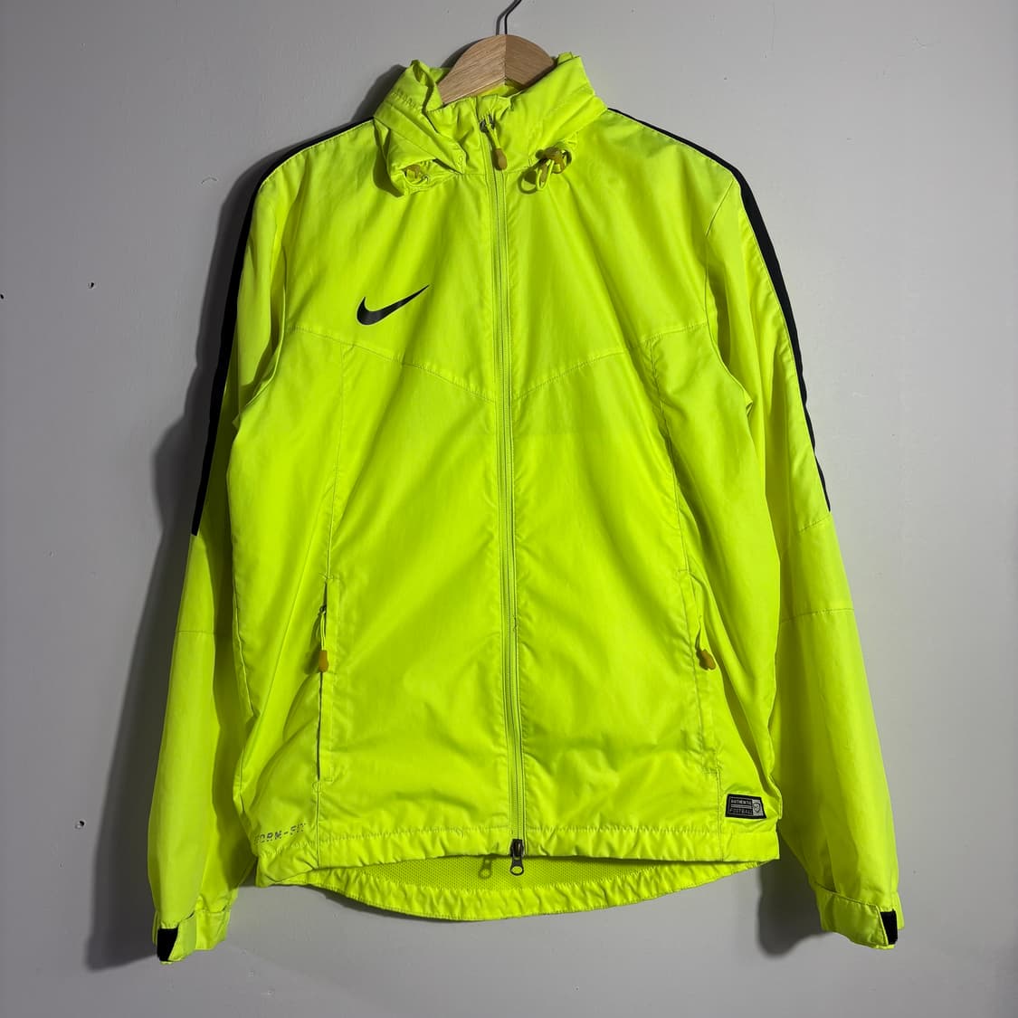 나이키 스톰핏 형광 옐로우 후드 윈드브레이커 자켓 (무료배송) 상품이미지1