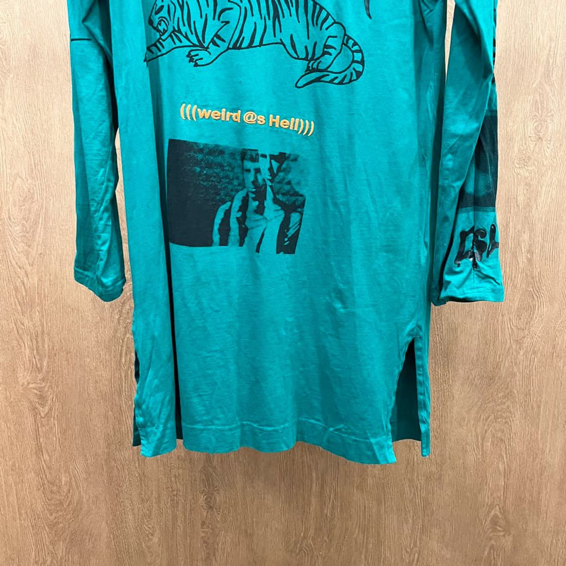 디젤 롱 슬리브 티셔츠 애니멀 레터링 프린팅 사이드 지퍼 디테일 그린 상품이미지5