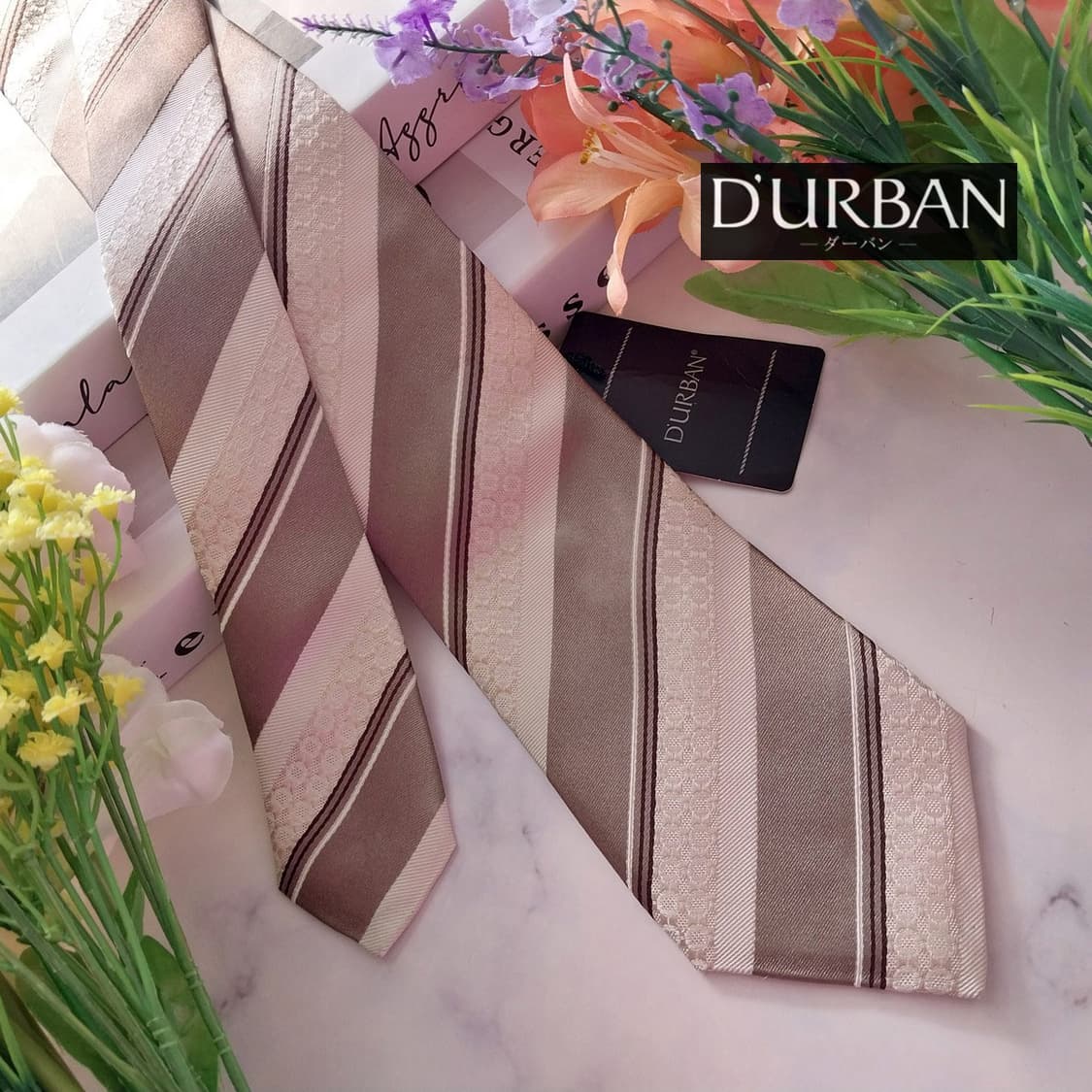 더반(다반) 실크 베이지 스트라이프 넥타이 7.9cm 새상품 K1362
 상품이미지1