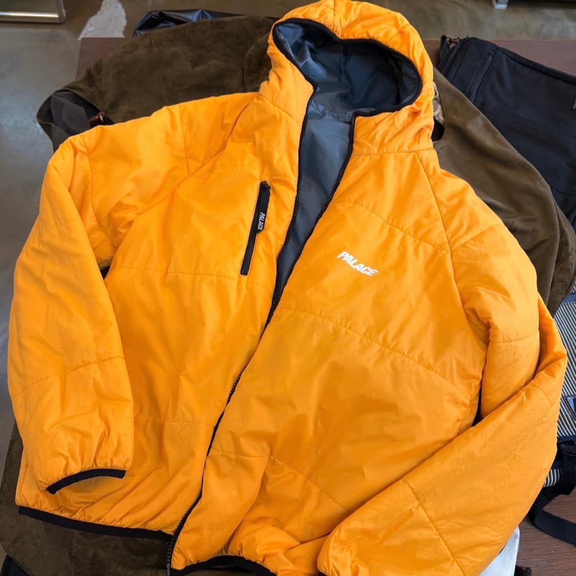 16fw 팔라스 리버서블 신슐레이터 라이너 경량패딩 상품이미지4