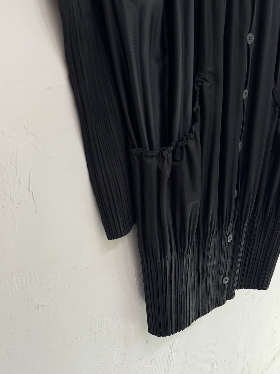 Pleats Please 플리츠플리즈 블랙컬러 버튼 포켓 셔츠 상품이미지7