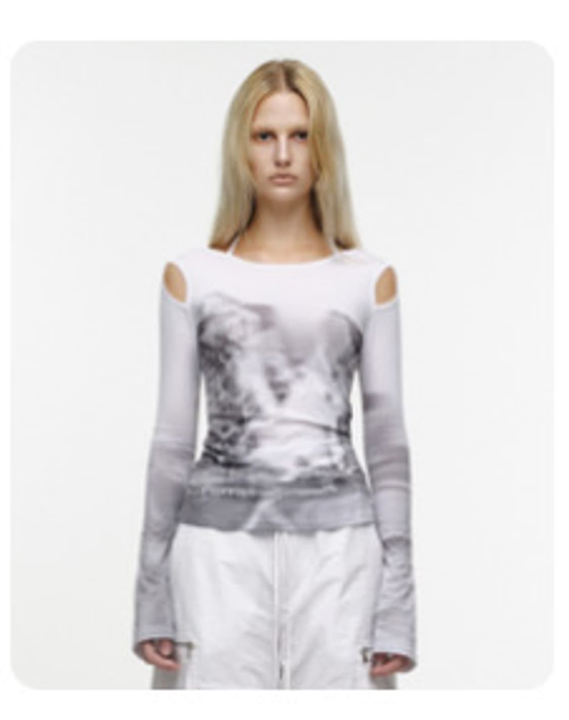나체 CUT-OUT SLIM FIT LONG SLEEVE WHITE 상품이미지1