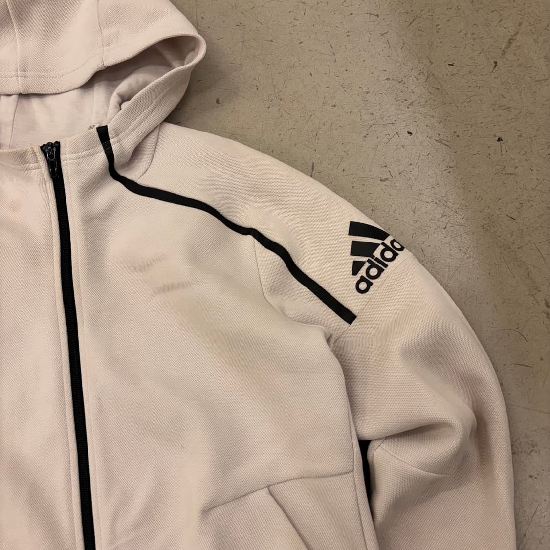 아디다스 숄더로고 스포티 후드집업 상품이미지2