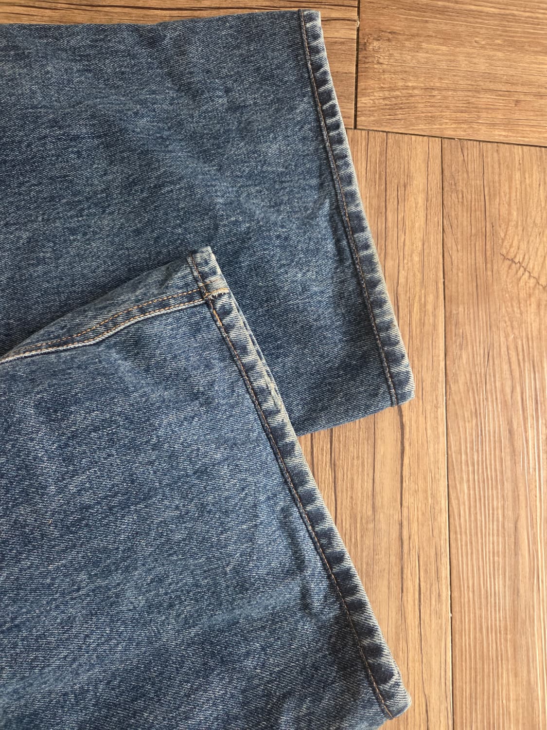 해칭룸 와이드 커브진 3사이즈 워시드블루 팝니다 상품이미지4