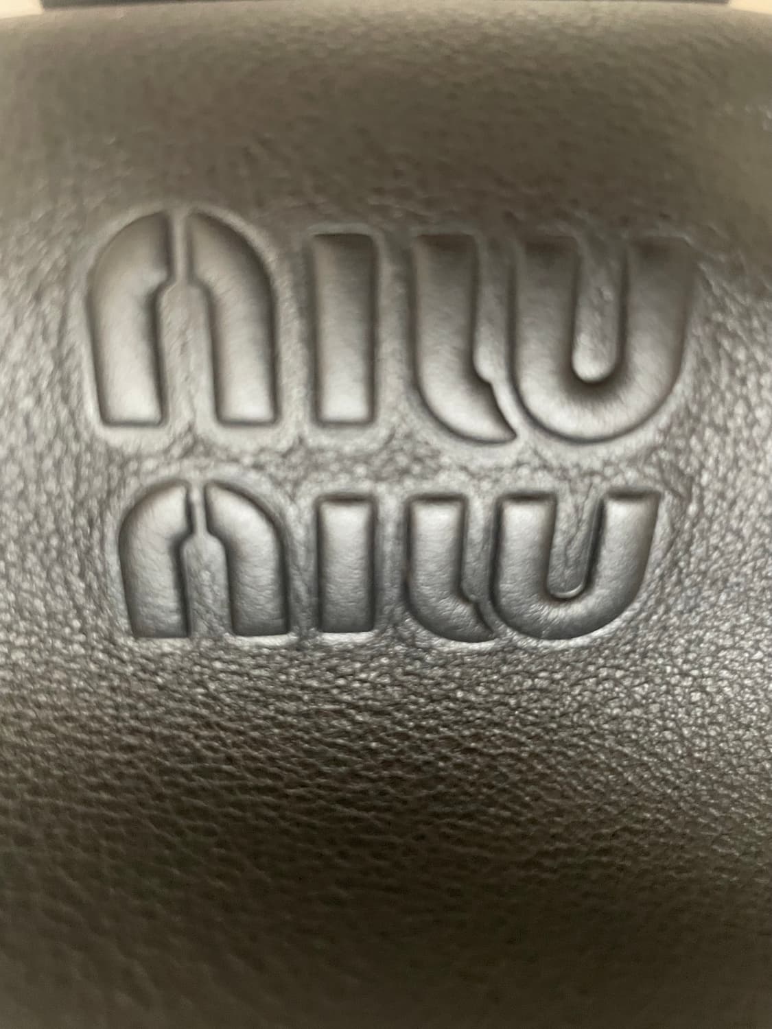 미우미우 버킷백 블랙 상품이미지3