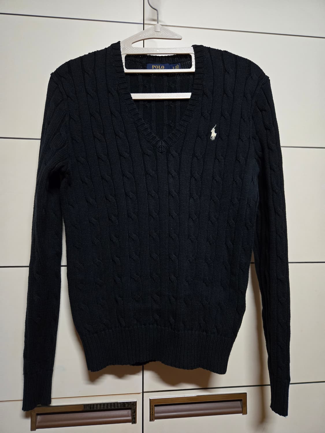 폴로 랄프로렌 블랙 브이넥 케이블 니트 상품이미지2