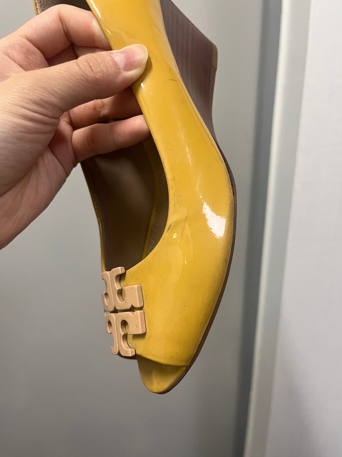 ToryBurch yellow wedge heel 상품이미지10