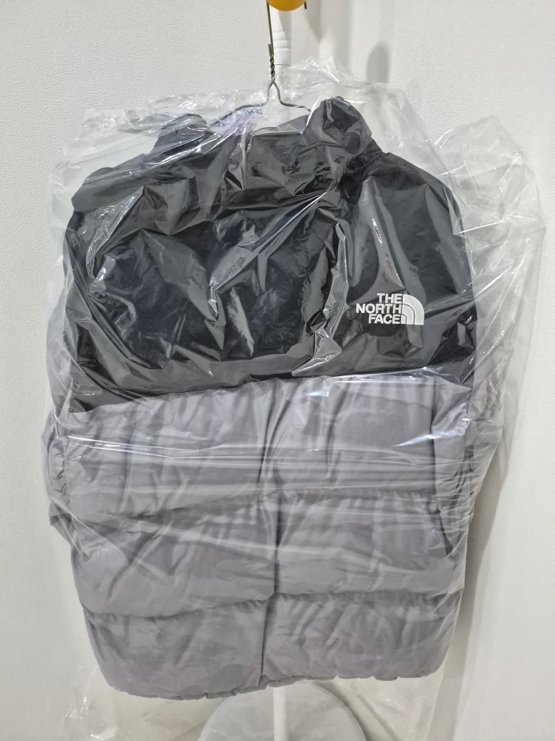 노스페이스 눕시 그레이 블랙 패딩 L/100 상품이미지2
