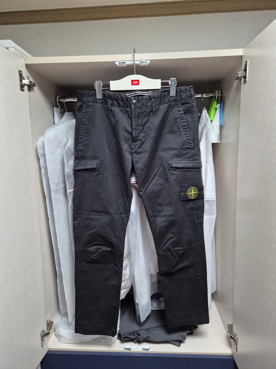 새상품급 32-33 스톤아일랜드 카고바지 블랙 상품이미지1